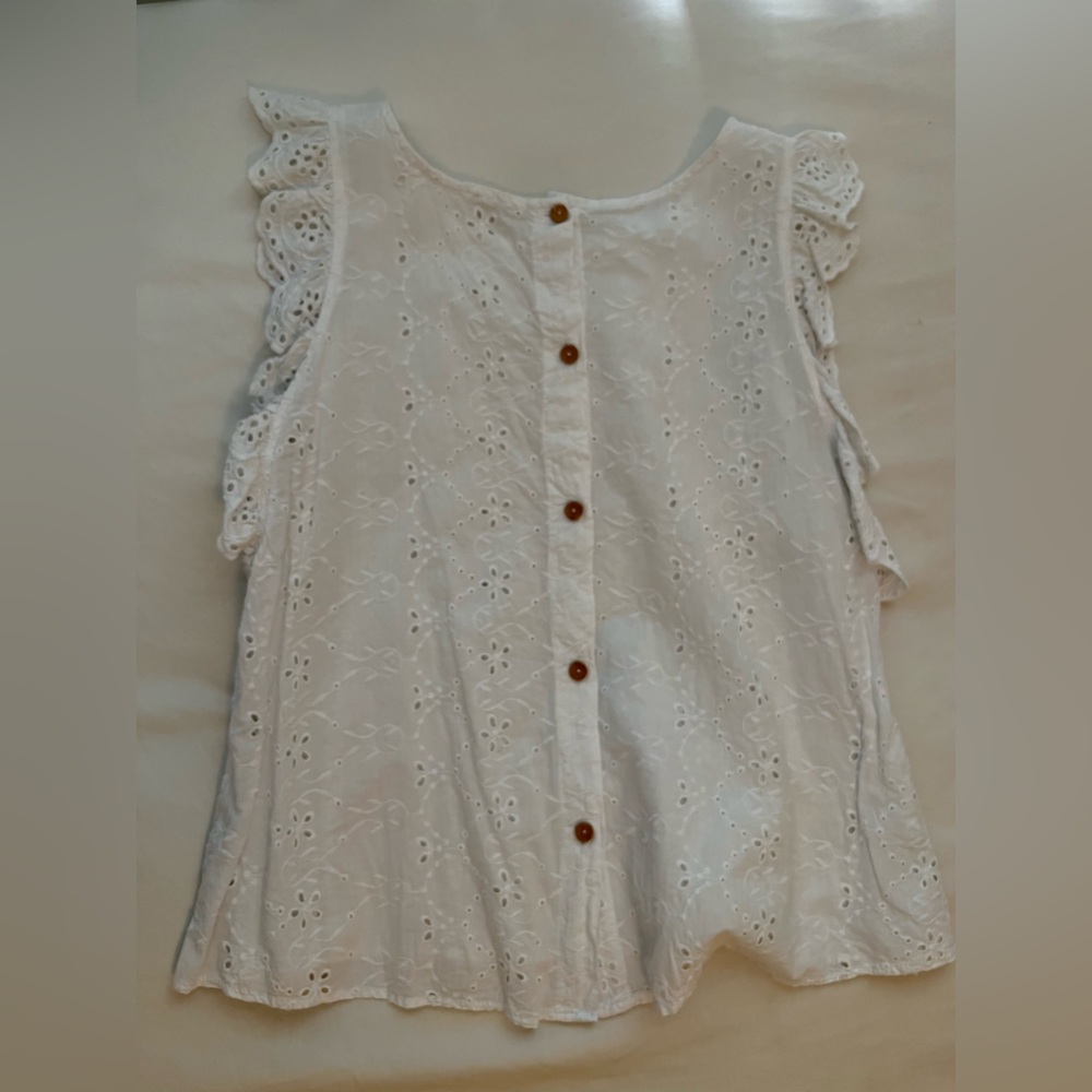 Button Detail Top - Picture 2 of 2